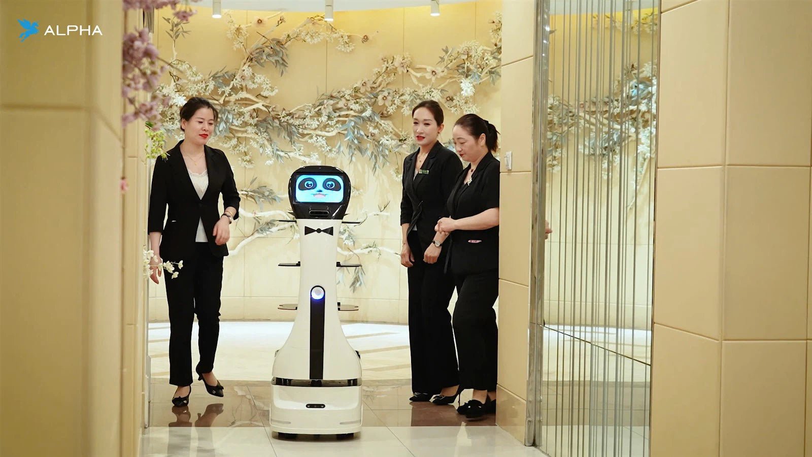 Alpha Robotics Speedy Hotel Delivery Robot – Autonomous Room Service Assistant - Image 7
